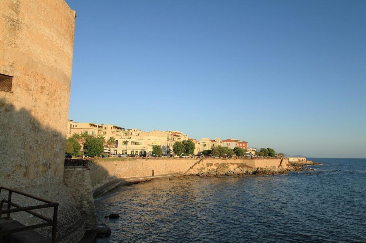 Appartamento Amethyst Attic In Old Town By Sea Alghero Esterno foto